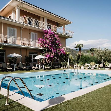 Hotel Panoramica Salò Екстериор снимка