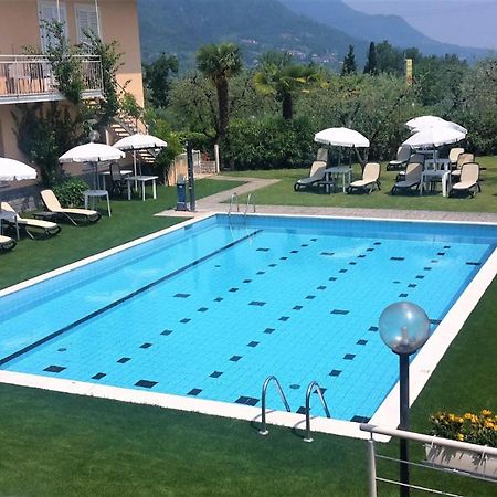 Hotel Panoramica Salò Екстериор снимка