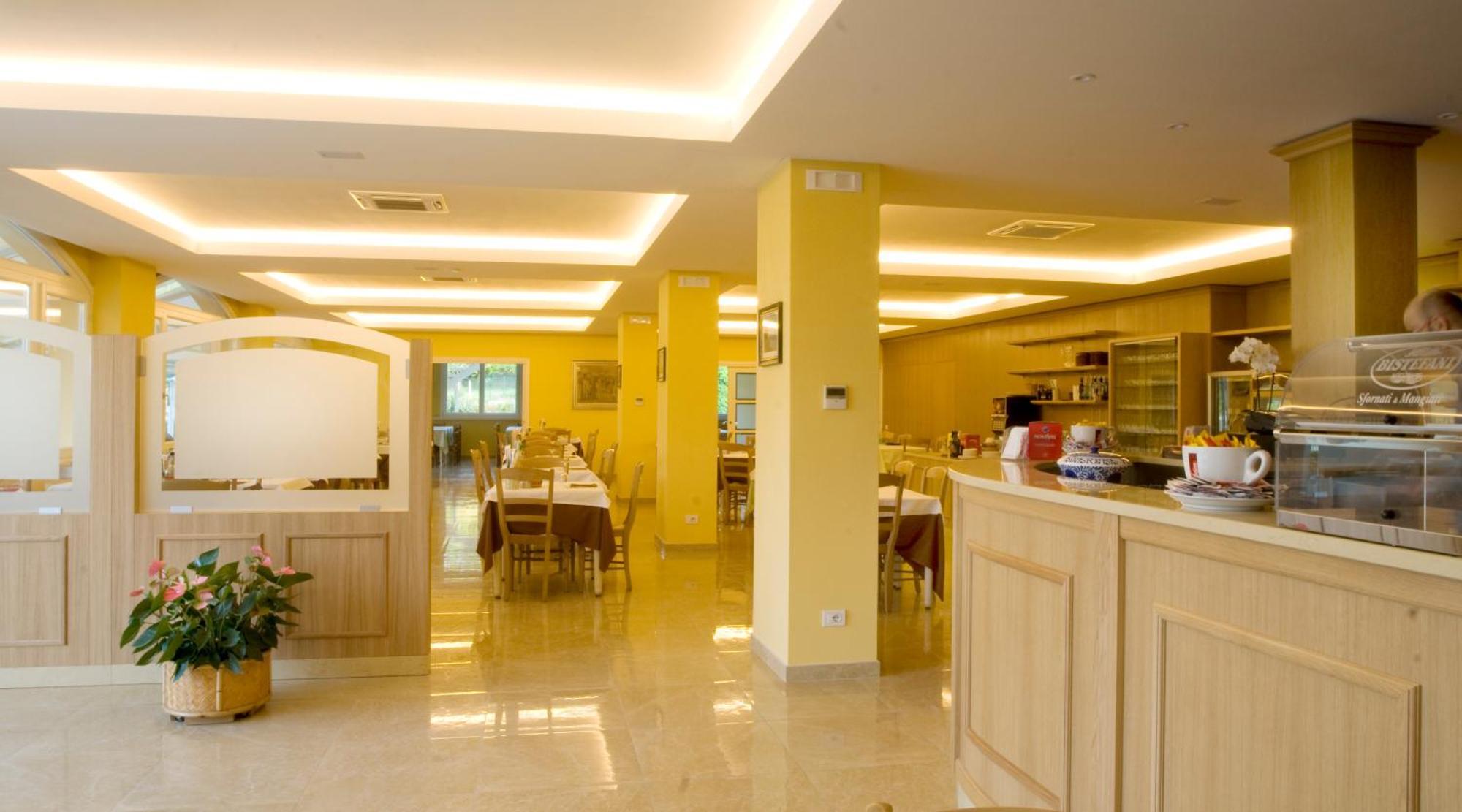 Hotel Panoramica Salò Екстериор снимка