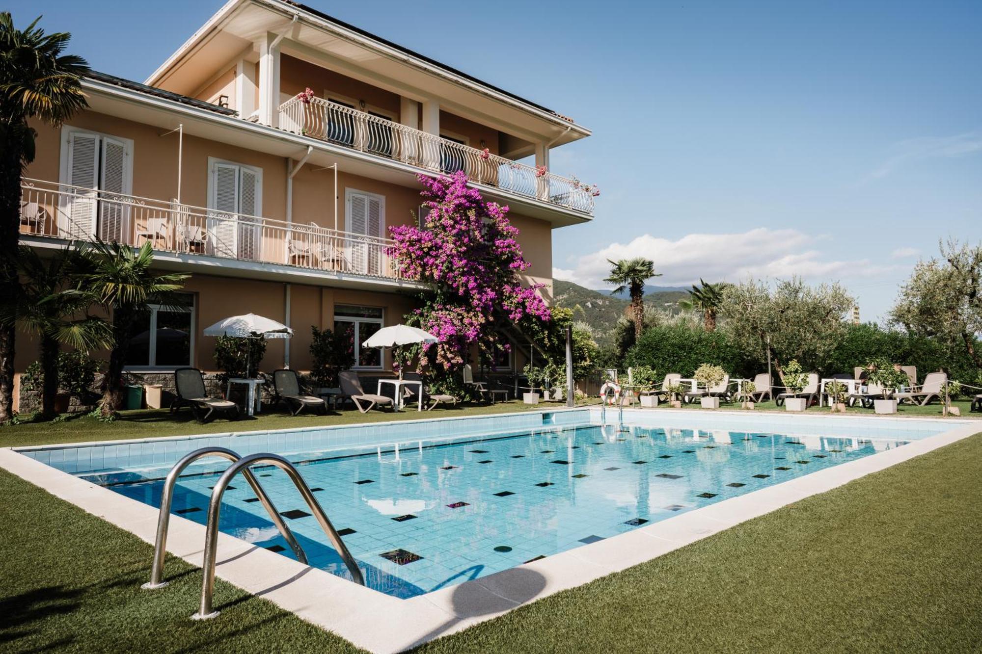 Hotel Panoramica Salò Екстериор снимка
