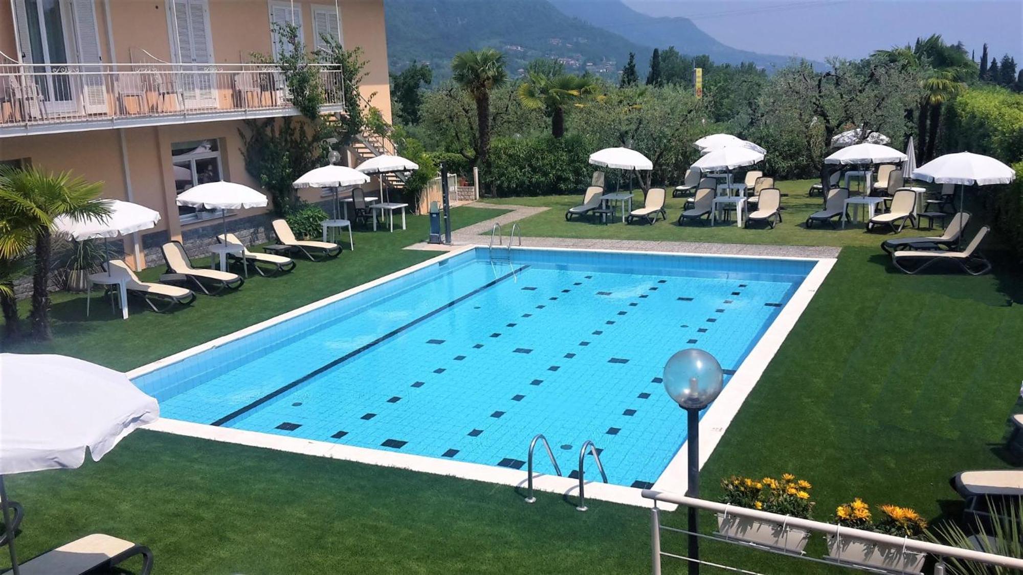 Hotel Panoramica Salò Екстериор снимка