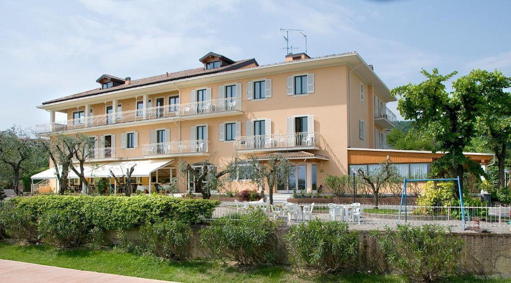 Hotel Panoramica Salò Екстериор снимка