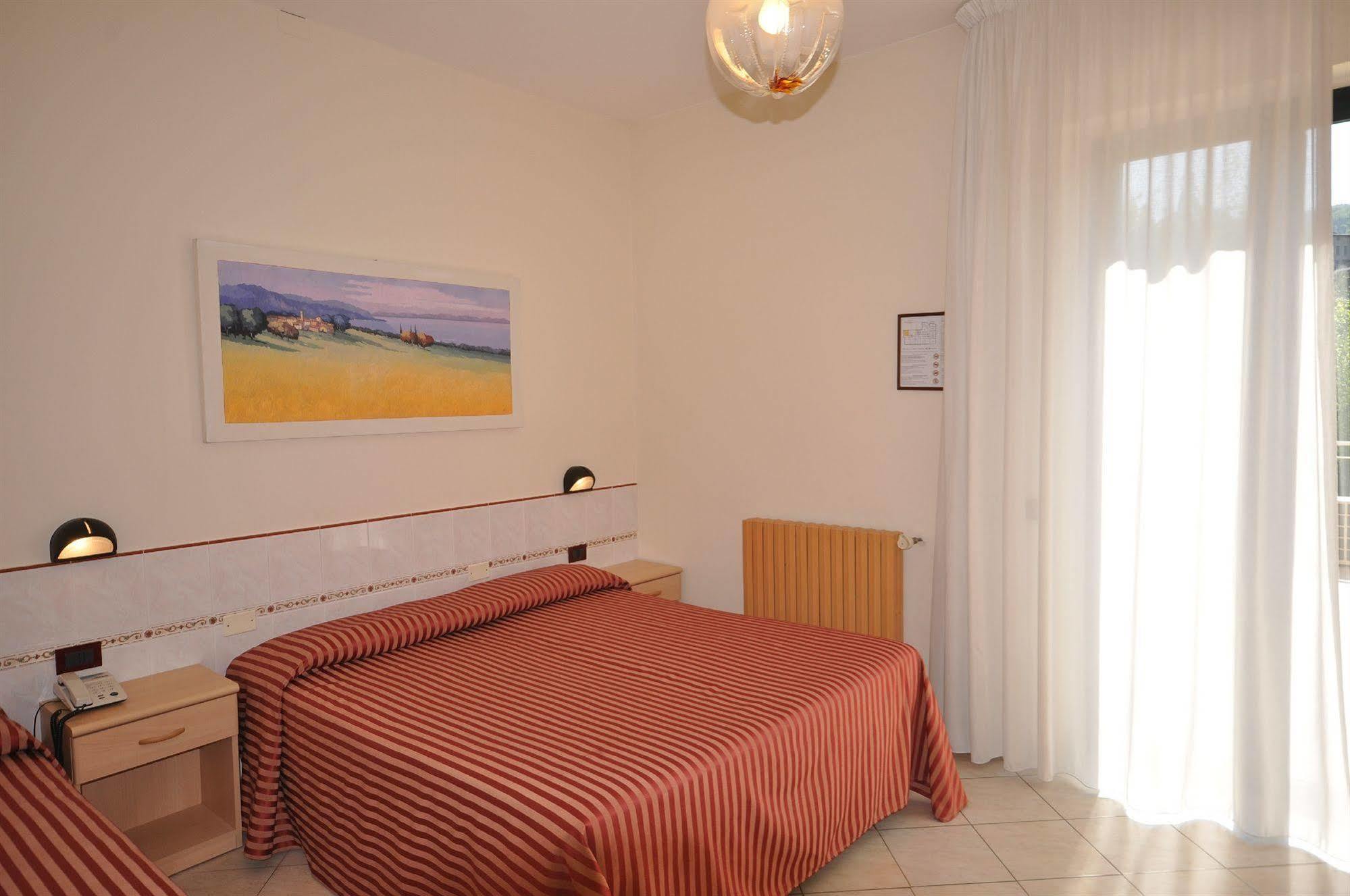 Hotel Panoramica Salò Екстериор снимка